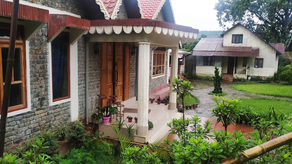 Azalea House, Sherpatar